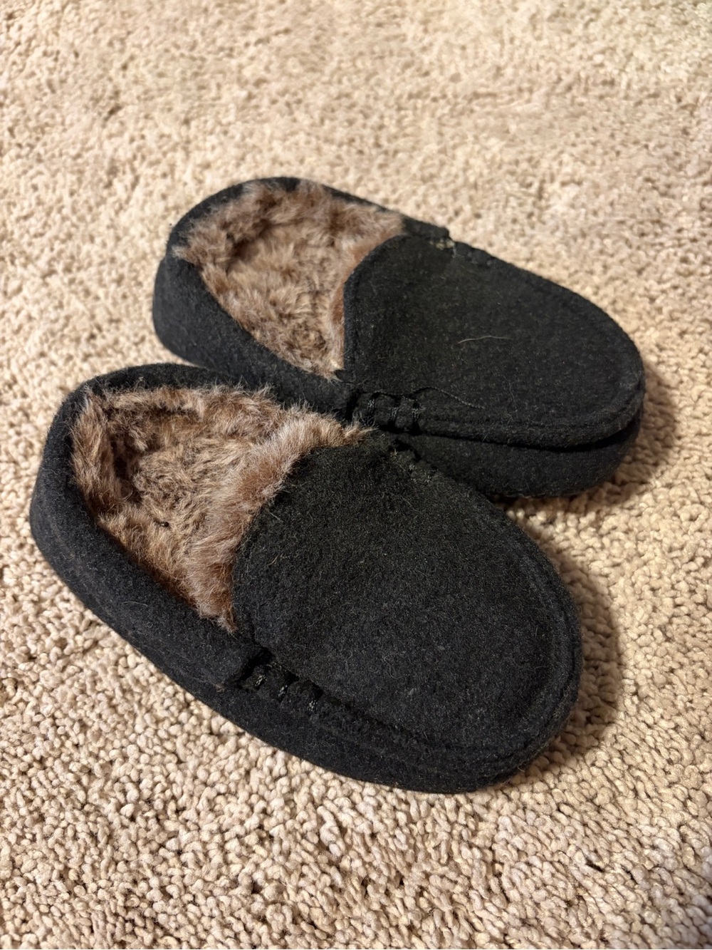 Kids Cozy Black Faux-Fur Lined Slip-On Slippers